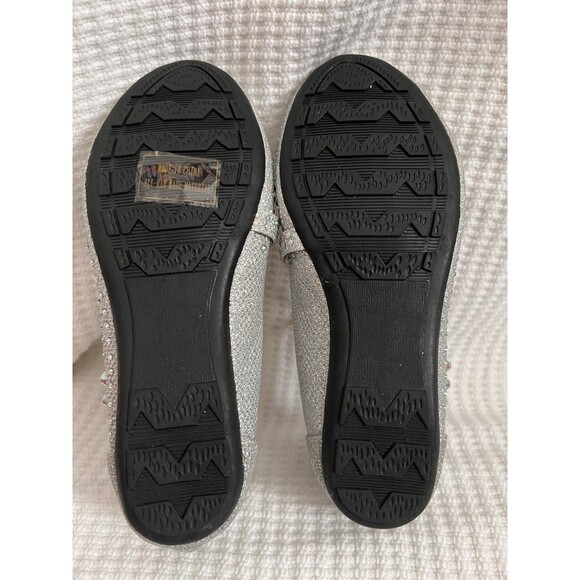 New Girls Rhinestone And Glitter Silver Flats W/ Hook & Loop Fastener Size 2 - Picture 5 of 6